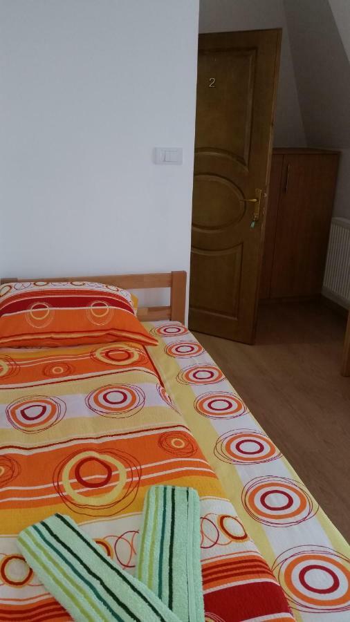 Art Hotel Nova Varos Bagian luar foto